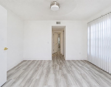 4965 Puritan Circle - Photo Thumbnail 15