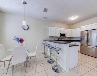 360 Tupelo Circle - Photo Thumbnail 2
