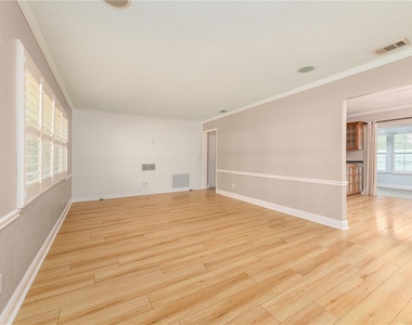 1661 Algonquin Drive - Photo Thumbnail 4
