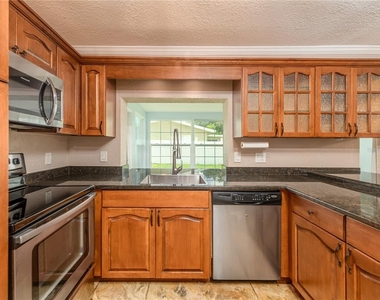 1661 Algonquin Drive - Photo Thumbnail 9