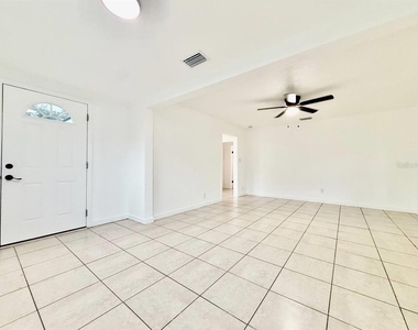 8004 N Marks Street - Photo Thumbnail 4