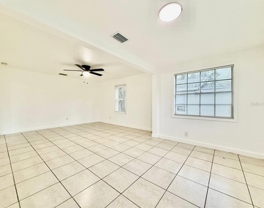 8004 N Marks Street - Photo Thumbnail 3