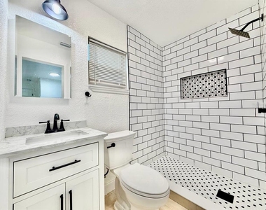 8004 N Marks Street - Photo Thumbnail 18