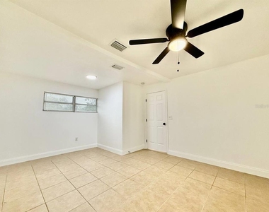 8004 N Marks Street - Photo Thumbnail 15