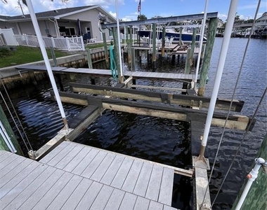378 Westwinds Drive - Photo Thumbnail 8