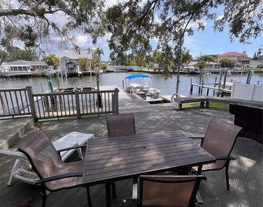 378 Westwinds Drive - Photo Thumbnail 12