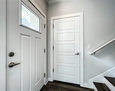 3715 W Wisconsin Avenue - Photo Thumbnail 8