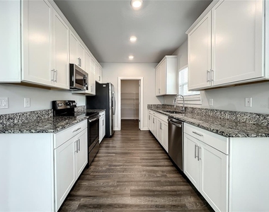 3715 W Wisconsin Avenue - Photo Thumbnail 18