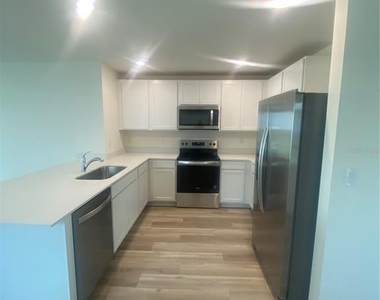 11519 Memorial Drive - Photo Thumbnail 4
