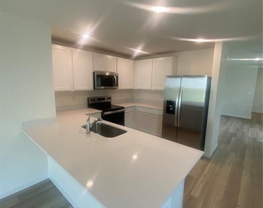 11519 Memorial Drive - Photo Thumbnail 3