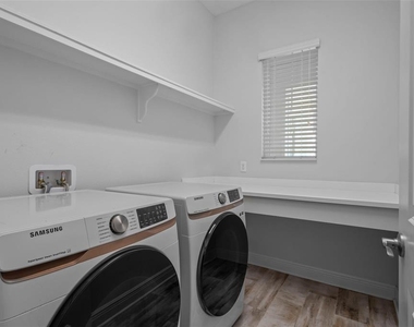 2515 Portico Street - Photo Thumbnail 23