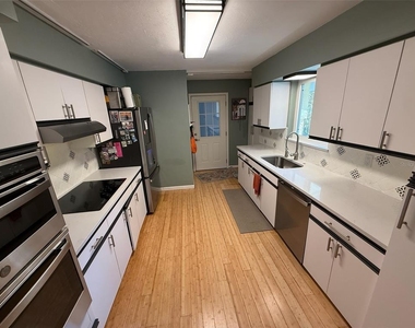 2720 Goldenrod Street - Photo Thumbnail 3