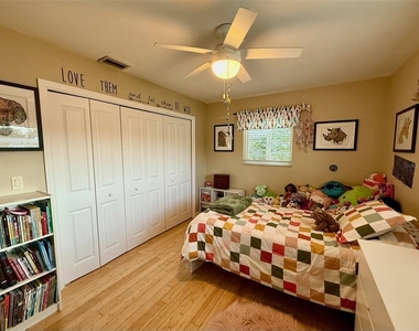 2720 Goldenrod Street - Photo Thumbnail 16