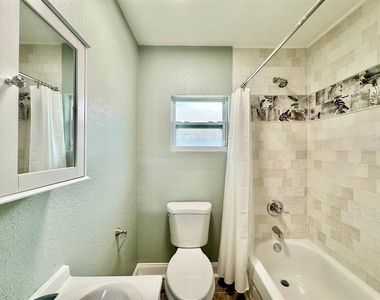 5907 N Ola Avenue - Photo Thumbnail 19