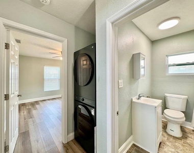 5907 N Ola Avenue - Photo Thumbnail 25