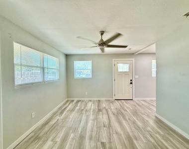 4406 W Trilby Avenue - Photo Thumbnail 5