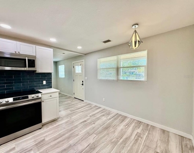 4406 W Trilby Avenue - Photo Thumbnail 14