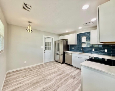 4406 W Trilby Avenue - Photo Thumbnail 10
