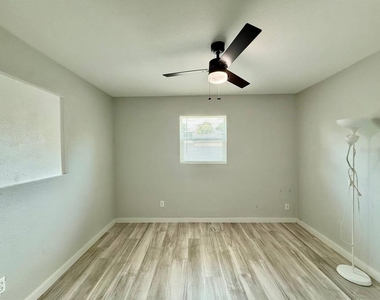 4406 W Trilby Avenue - Photo Thumbnail 18