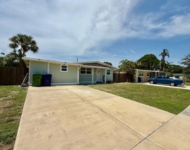 4406 W Trilby Avenue - Photo Thumbnail 1