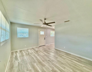 4406 W Trilby Avenue - Photo Thumbnail 6