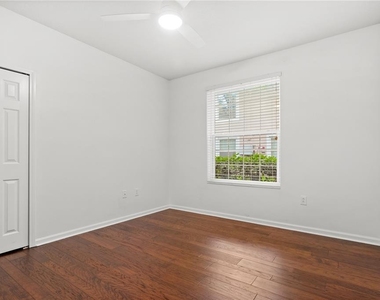 852 Lantern Way - Photo Thumbnail 6