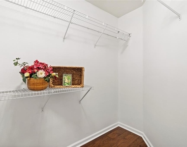 852 Lantern Way - Photo Thumbnail 35