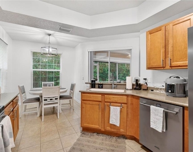 852 Lantern Way - Photo Thumbnail 21