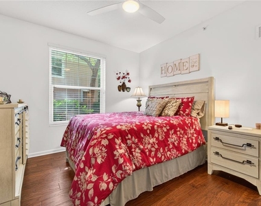 852 Lantern Way - Photo Thumbnail 4