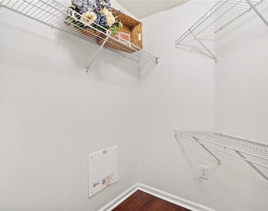 852 Lantern Way - Photo Thumbnail 34