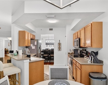 852 Lantern Way - Photo Thumbnail 24