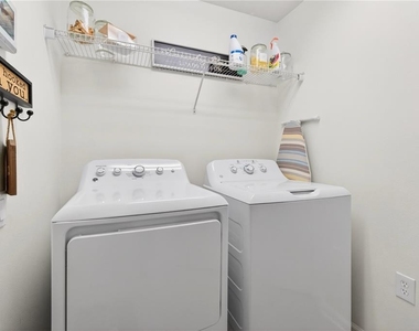 852 Lantern Way - Photo Thumbnail 3