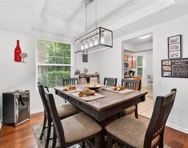 852 Lantern Way - Photo Thumbnail 18