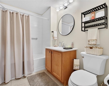 852 Lantern Way - Photo Thumbnail 8