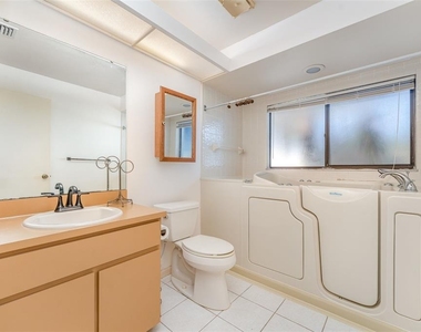 4240 Creekwood Lane - Photo Thumbnail 3