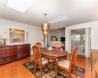 4240 Creekwood Lane - Photo Thumbnail 6