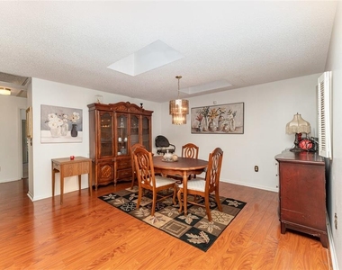 4240 Creekwood Lane - Photo Thumbnail 7