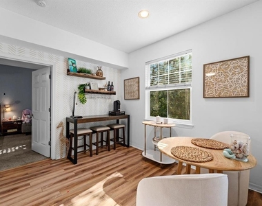 2010 E Palm Avenue - Photo Thumbnail 4