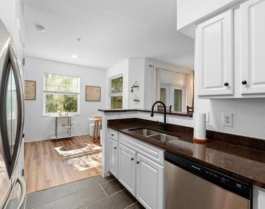 2010 E Palm Avenue - Photo Thumbnail 8