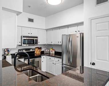 2010 E Palm Avenue - Photo Thumbnail 6
