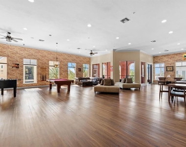2010 E Palm Avenue - Photo Thumbnail 16
