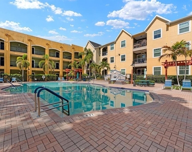 2010 E Palm Avenue - Photo Thumbnail 14