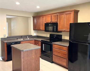2568 Hidden Cove Lane - Photo Thumbnail 7