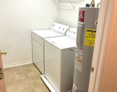 2568 Hidden Cove Lane - Photo Thumbnail 20