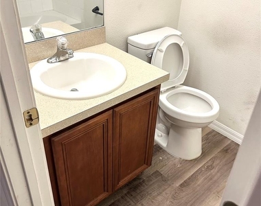2568 Hidden Cove Lane - Photo Thumbnail 13