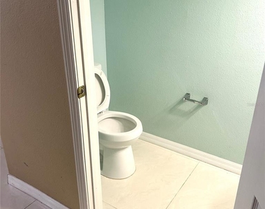 2568 Hidden Cove Lane - Photo Thumbnail 31