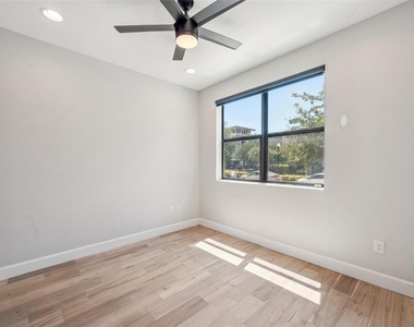 401 N Oregon Avenue - Photo Thumbnail 3