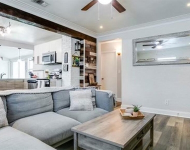 4629 4th Avenue N - Photo Thumbnail 5