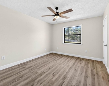 14252 Trinity Road - Photo Thumbnail 11