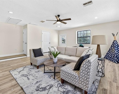 14252 Trinity Road - Photo Thumbnail 9